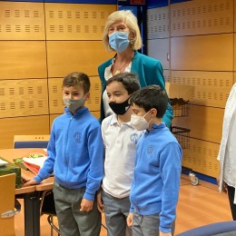 los-alumnos-de-2-c2-ba-de-primaria-recoge-el-el-premio-del-i-concurso-interaulas-de-periodismo-escolar_39e85f27-5106-4496-8ff1-ee0c035f0cc4 noticias-y-eventos-curso-2020-2021